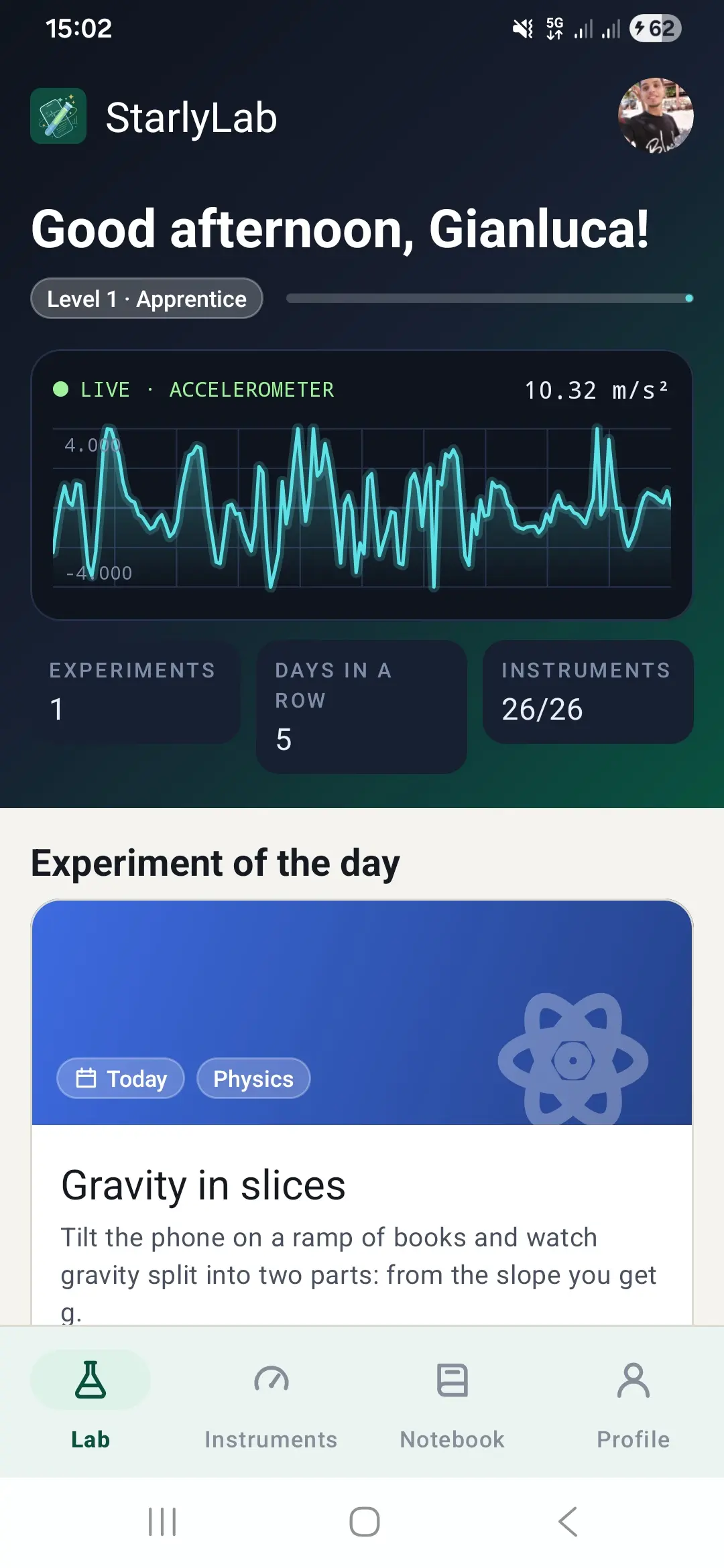 StarlyLab home with the live accelerometer panel