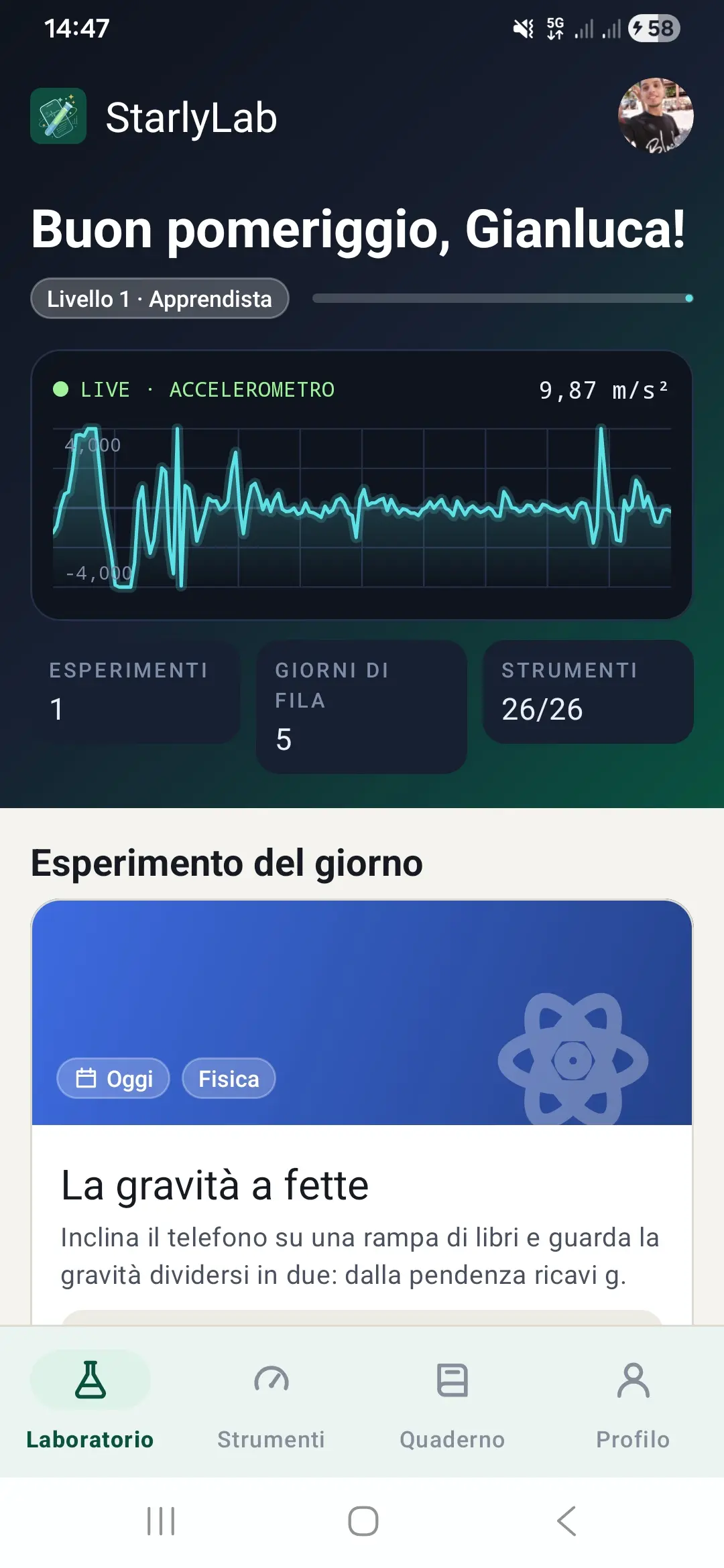 Home di StarlyLab con il pannello live dell'accelerometro